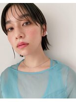 青みピンク×ブラウンのクールメイク