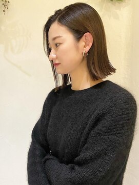 ミロア 薬院(miroa) 切りっぱなしミディアム　ツヤ髪　チョコレートブラウン