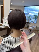 EM美容室 10代～50代  艶ミニボブ