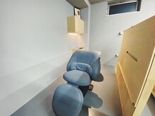 クッカ(qukka)の雰囲気（半個室のフルフラットのシャンプー台でゆったりお過ごし下さい。）