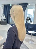 ハイトーンカラーブロンドベージュレイヤーカット