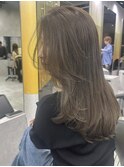 ツヤ髪グレージュ×ロングレイヤーカット【CHICA】