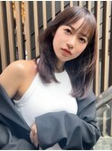 ワイドバングが可愛いロングレイヤーカット