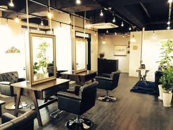 アバンティ(avanti)の写真/貴女を一番魅力的に魅せるスタイルをご提案。落ち着いた空間であなたの理想を叶えつつ"キレイ"をサポート♪