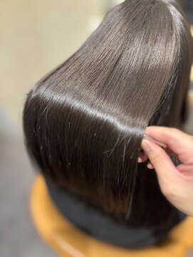 アラ サッポロオオドオリ(ala) 美髪矯正+カット+トリートメント