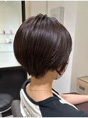 丸みショート × 艶ブラウンカラー