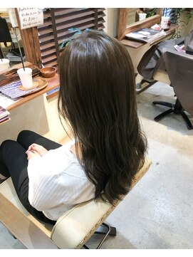 リゴッツ ドゥア プトゥリ(Regottz dua putri) マットグレージュ