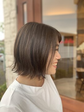 アトリエシェリー 東和田店 外はねボブ