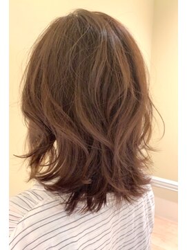 レウナ 外苑前(Reuna) 30代40代大人可愛いくびれミディアム ニュアンスウェーブ