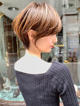 アヴァロン(AVALON) 美シルエット×上質ショート×ヌーディーベージュ