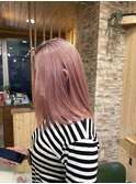 ピンク