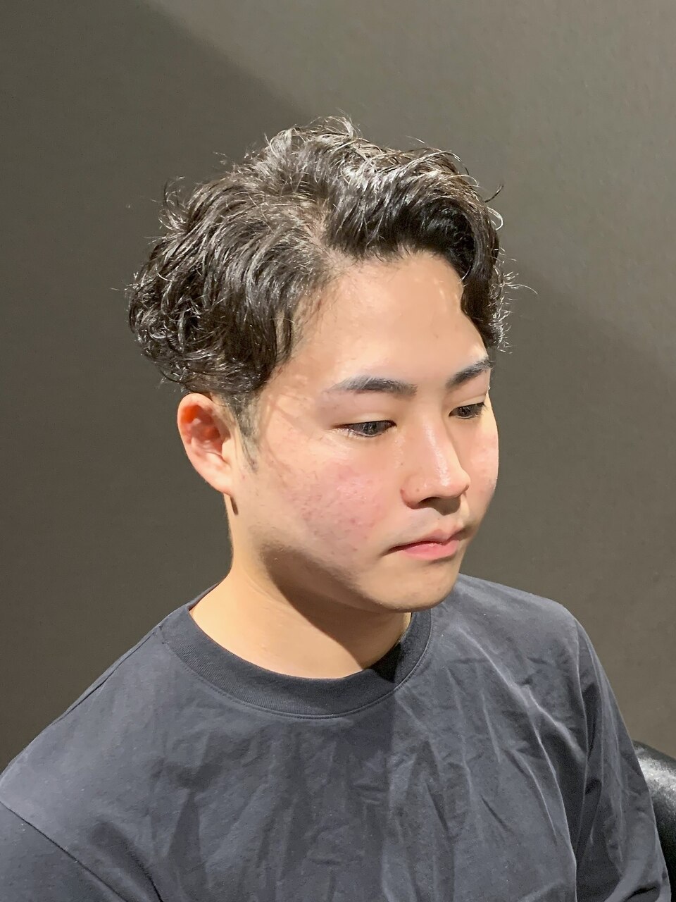 ビジネスツーブロック 無造作カーリーパーマ 七三アップバング