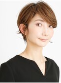 前下がりシルエットの大人ショート