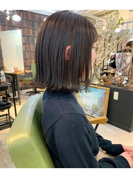 ルックアット(Look at) 【Look at】20代30代40代アッシュオリーブニュアンスボブ外ハネ
