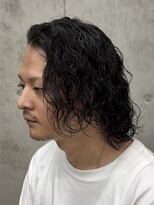 オルト(Altn)&nbsp;大人の波巻きスパイラルパーマミディアムロングメンズカットヘア