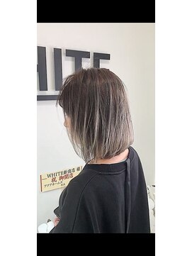 リベルテ 高崎(Liberte) バレイヤージュ×ホワイティーベージュ