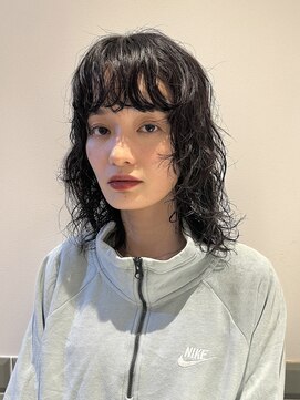 セーヌパス(CEINE PATH) ミディアムレイヤーのニュアンスパーマ/スパイラルパーマ／黒髪