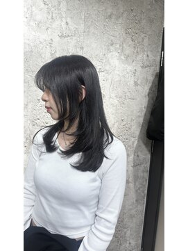 ヨペ(yeope) 【韓国風レイヤー】透明感黒髪イルミナカラー/カット