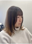 ミディアムレイヤー/小顔に見せるくびれカット/20代30代40代