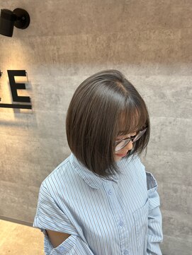 アンダーバーホワイト(_WHITE) オリーブグレージュ