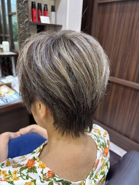 アストラール雅(astrale) ショートスタイル白髪ぼかし