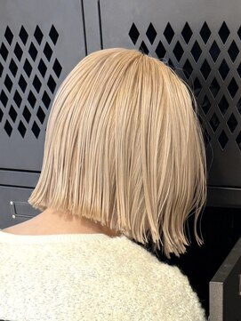 ブロンドベージュホワイトベージュトリプルカラーブリーチ2回