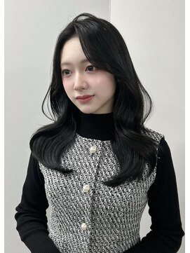 【RINA】韓国風センター分け前髪×暗めツヤカラー