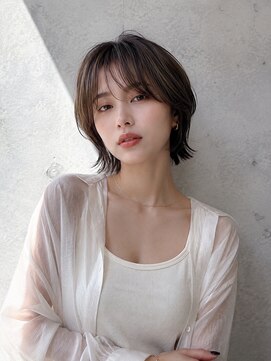 レム(REM) 大人の抜け感ショートボブ