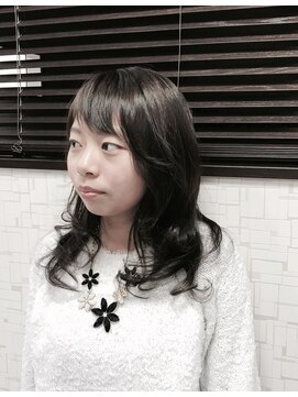 ブーゲンビリア 透明感のある赤みを抑えたダークグレー