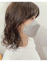 コテ巻き風パーマ　ゆるふわパーマ　オリーブベージュ