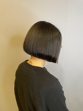 ブロッサム 東久留米店(Blossom) 20代30代40代前下がりストレート大人ボブリップライン