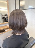切りっぱなしミディアムウルフレイヤー