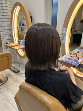 アドラーブル けやき通り店(adorable) 外ハネくびれボブ/イヤリングカラー/ミルクティーベージュ