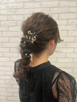 ヘアアプセウス (hair APCEWS) ゆるふわ編みおろしスタイル