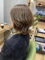 ブロッサム 東中野店 くびレイヤーエモージュ斜めバング小顔似合わせカットボブ