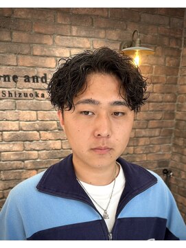 ザ ワンアンドオンリー シズオカ(The one and only. Shizuoka) 波巻きパーマ