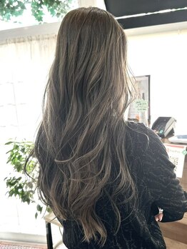 アドルヘアー(ADOLHAIR)の写真/最小限のダメージでトレンドデザイン＊イルミナやN.など人気カラー取り揃え！今までにない透明感を実現♪