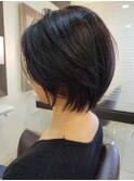 耳かけショートボブ　絶壁解消ヘア　クビレショート