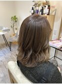 ナチュラルなベージュカラー