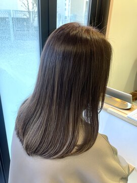 イーエム 自由通り店(e.m.) ハイライト/グレージュ/透明感カラー