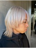 ホワイトブロンド ブロンドヘア　ウルフカット