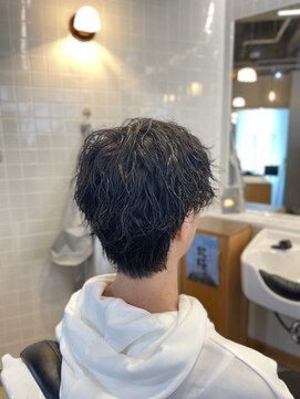 ゼロスバーバー(0's BARBER SHOP) 20代30代ツイスパウルフ◎色っぽスパイラルパーマ×束感
