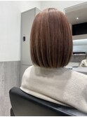 ピンクベージュツヤハイライトボブ