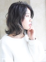 ヘアアンドメイク アリス(hair&make ALICE produce by COLT)&nbsp;～ALICE～　外はね切りっぱなし系ボブ×インナーグレーアッシュ