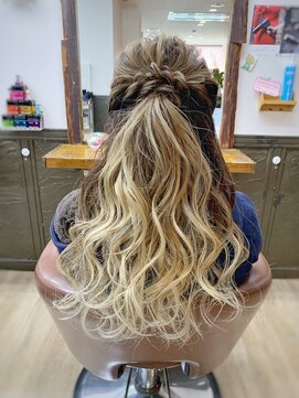 グレースモア(Grace More) （久留米／西原）ハイトーングラデーションアレンジ