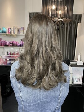 グレイス(Grace) 大人風ミディアムロング