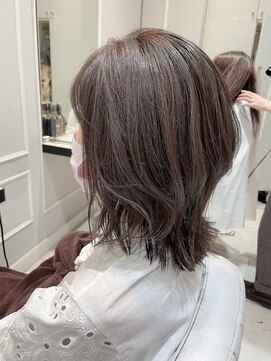 ネオリーブギンザ 銀座店(Neolive GINZA) 白髪ぼかしで立体感のあるレイヤーボブ