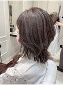白髪ぼかしで立体感のあるレイヤーボブ