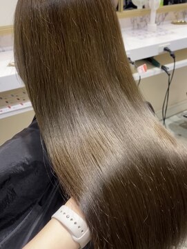 アマンドール(Aman D'or) 艶感倍増カラーで後ろ髪美人◇olivebeige【AmanD'or辻】