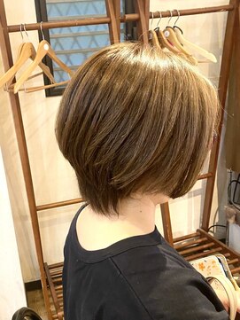 ココカラヘアー ニコ(cococara hair nico) ショート/ハイトーン/ブリーチなし/オリーブ/ボブ